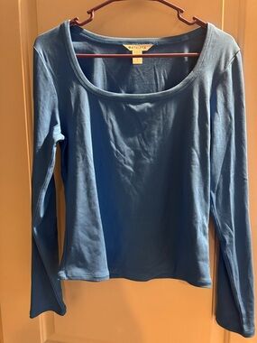 Athleta Scoop Neck Long Sleeve Top in Steel Blue